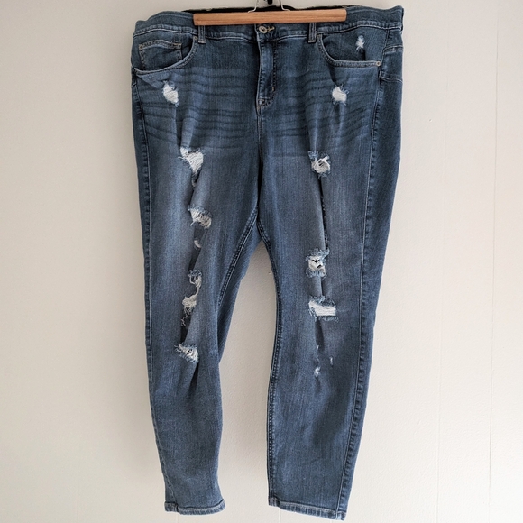 Torrid Bombshell Destructed Skinny Jeans - Picture 2 of 9